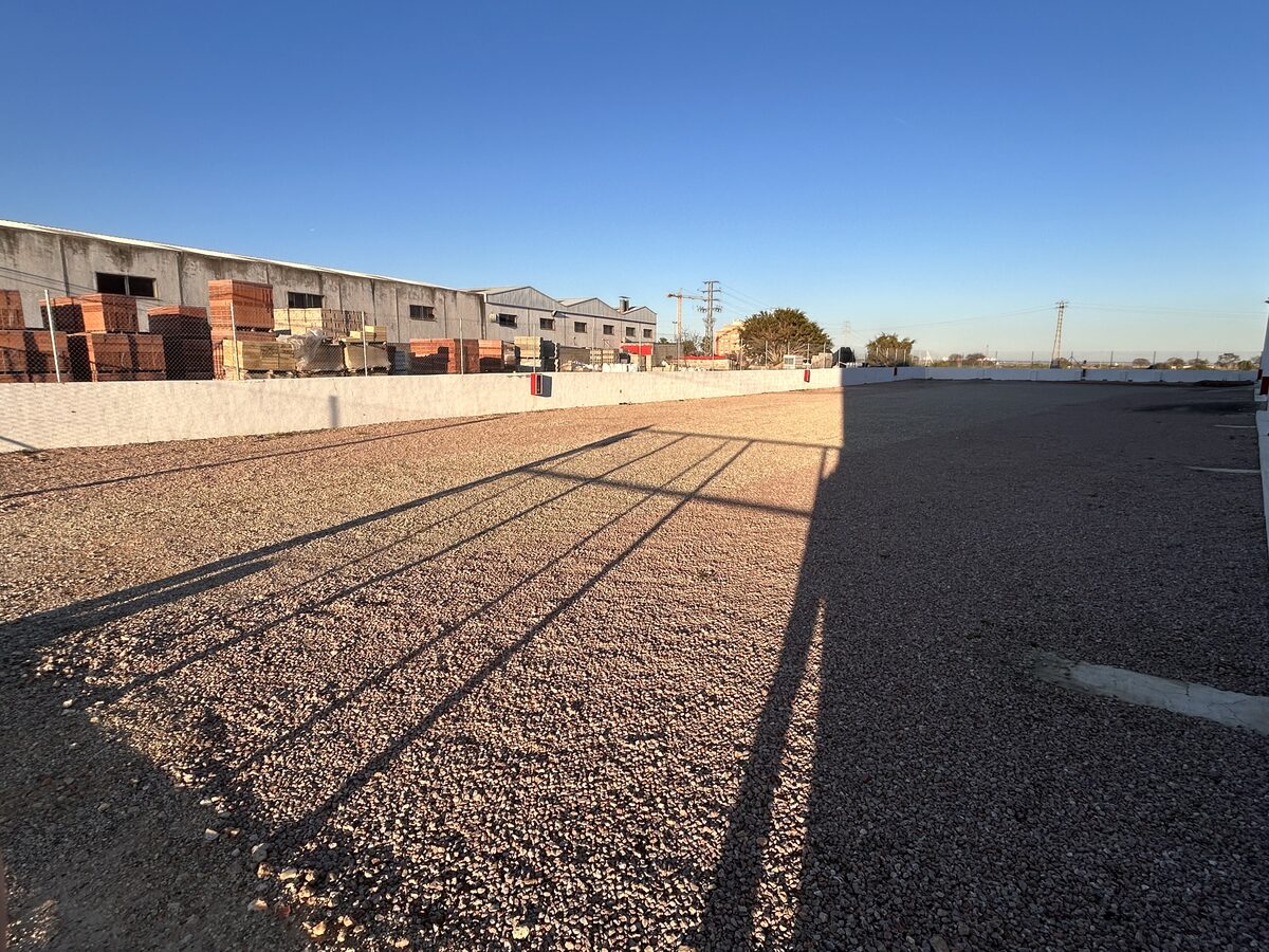 Vista panorámica del parking de caravanas y autocaravanas en Silla Vista panorámica del parking de caravanas y autocaravanas en Silla